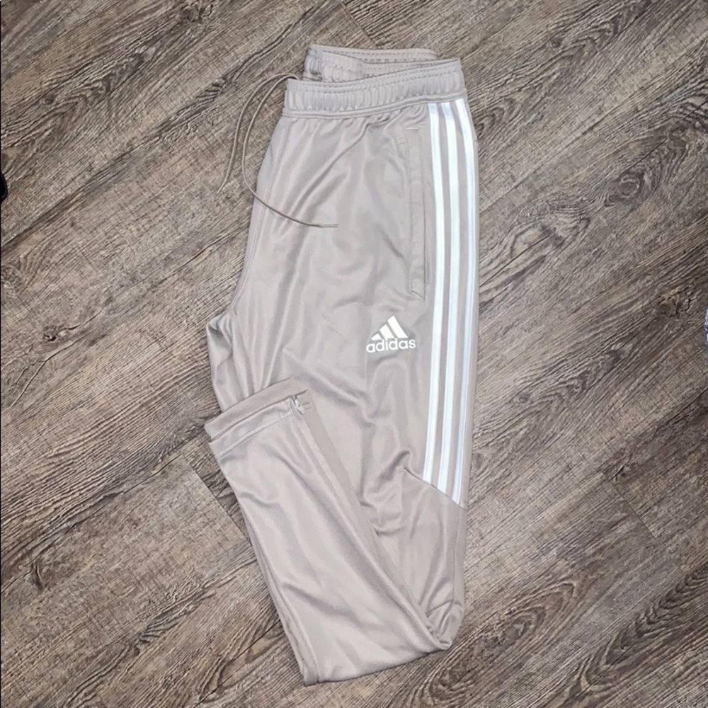❌SOLD❌Men’s adidas joggers size M
